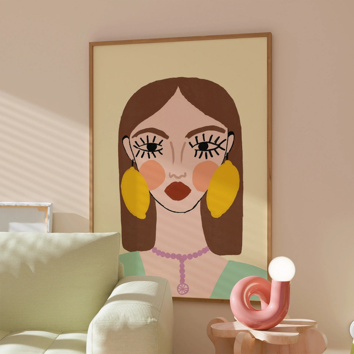 Stampa di orecchini al limone – Ritratto femminile audace da parete