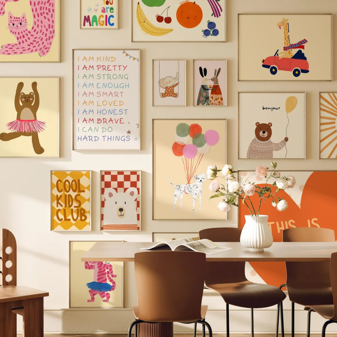 Decorazioni per la cameretta dei bambini fatte a mano, oltre 1100 stampe.